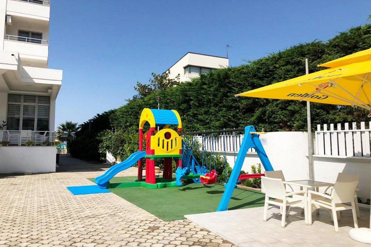 Perandor Beach ドゥラス エクステリア 写真