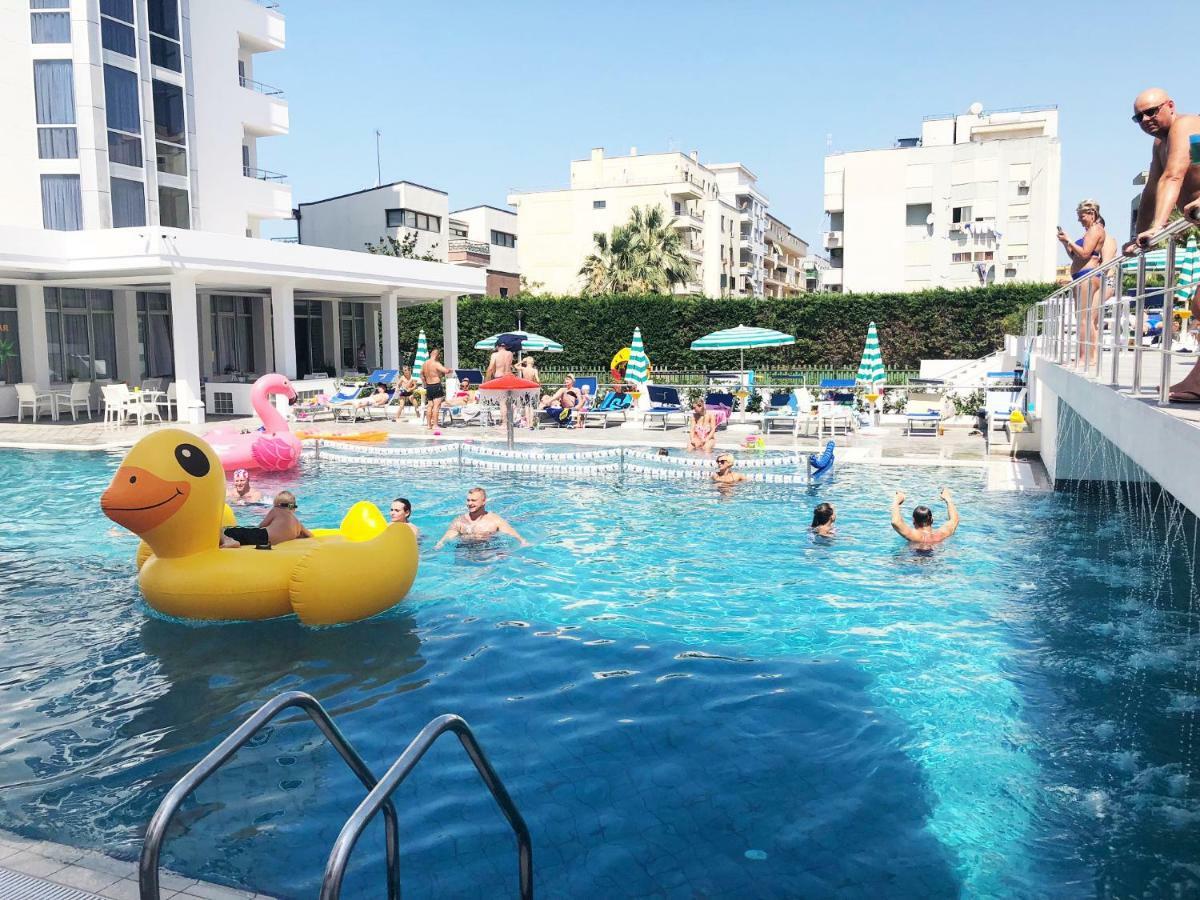 Perandor Beach ドゥラス エクステリア 写真