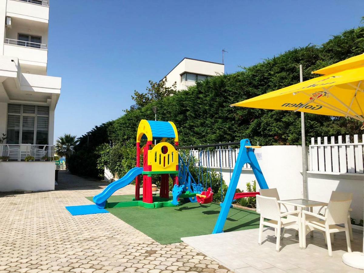 Perandor Beach ドゥラス エクステリア 写真
